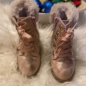 Rose gold boots with faux fur trim! 🎄 Christmas Special!🎄ACCEPTING ALL OFFERS!